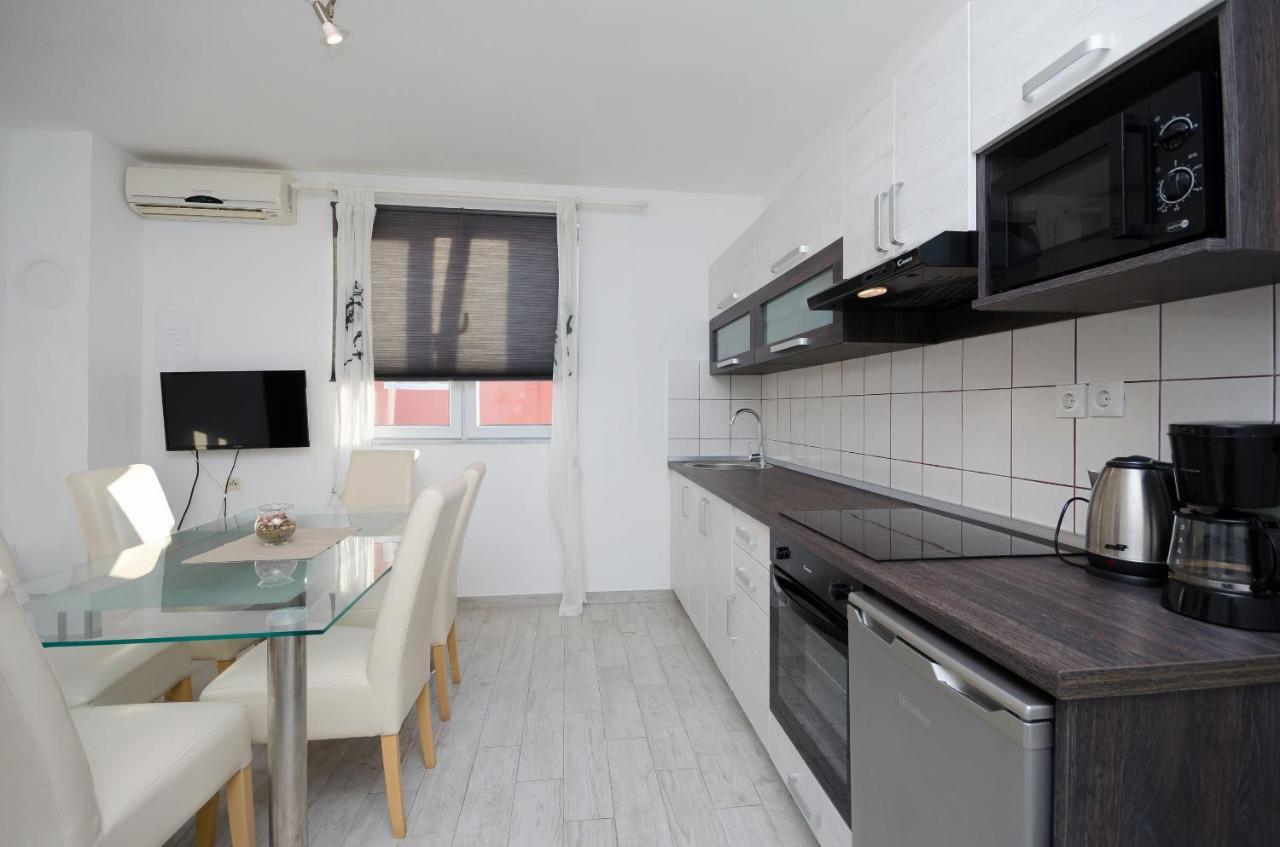 Apartments Toni Banjol Eksteriør bilde