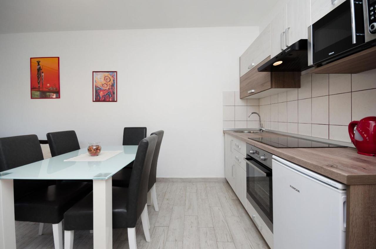 Apartments Toni Banjol Eksteriør bilde